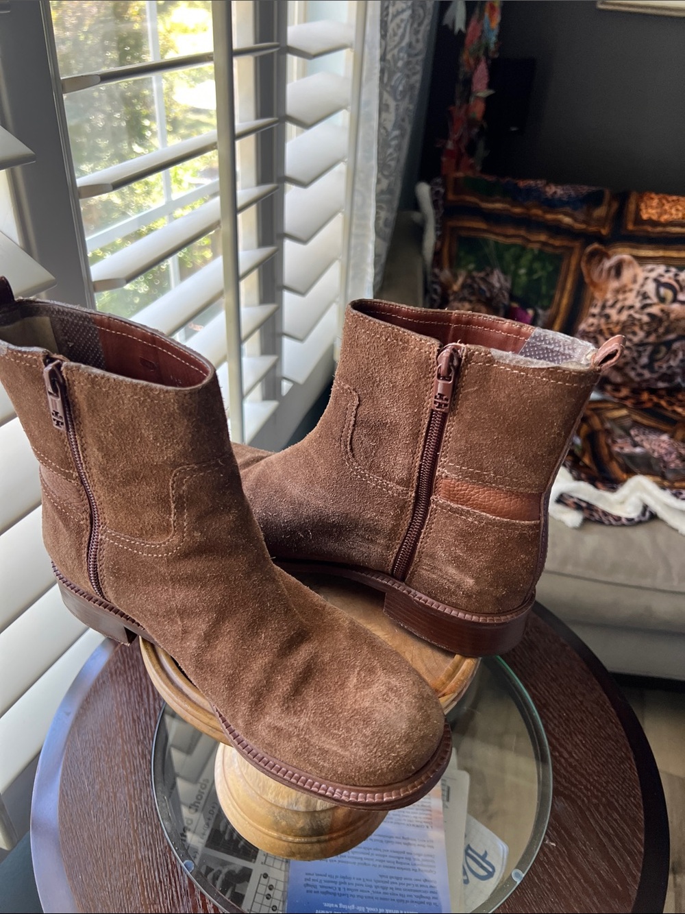🛑1 hour sale. Tory Burch, 8.5, Chestnut Suede Tory Logo Ankle Boots - Picture 4 of 12